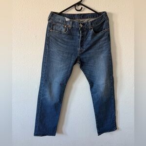 Men Levi’s 501 Blue Jeans